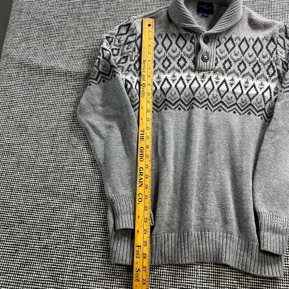 American Eagle Fair Isle Sweater Men's Size Medium Warm Fall Winter Christmas - Picture 4 of 11